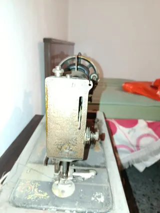 Máquina de coser Singer antigua