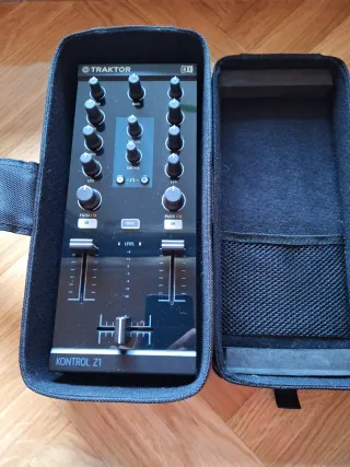 Native Instruments Traktor Kontrol Z1
