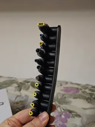 Set 11 connettori intercambiabili per notebook