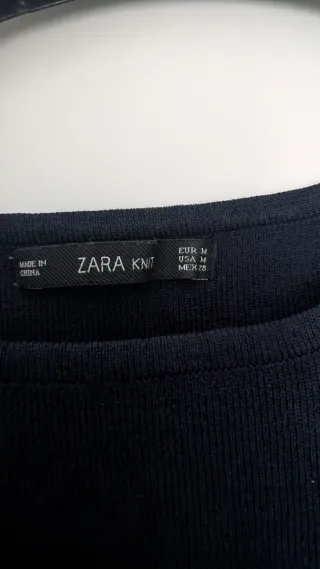 Camiseta Zara azul lentejuelas manga corta