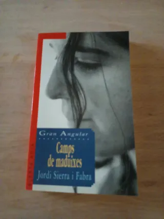 Camps de maduixes (Alerta roja) (Catalan Edition)