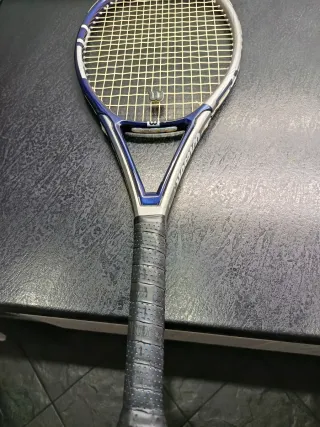 Raqueta Tenis Wilson Triad 4