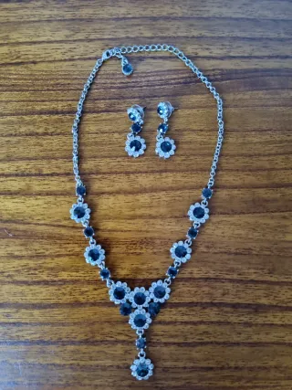 Conjunto Bisutería Collar y Pendientes