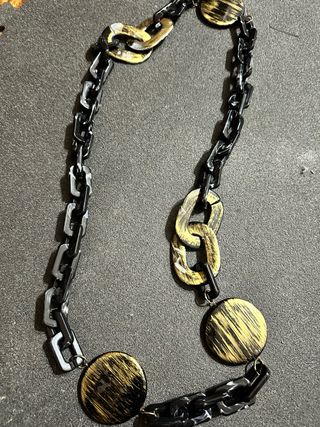 Collana etnica con maglie e dischi oro nero