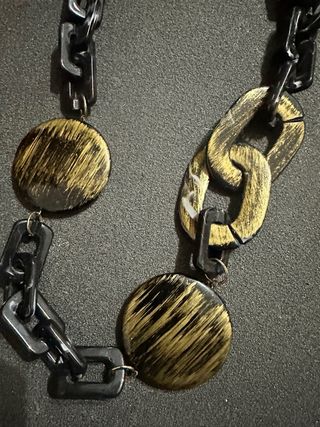 Collana etnica con maglie e dischi oro nero