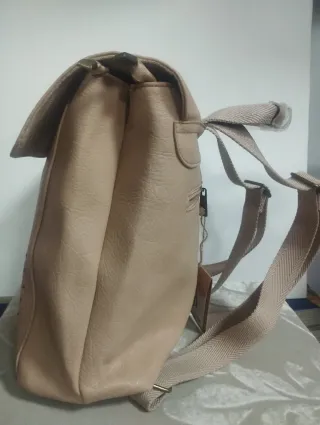 Bolso Mochila Beige con Diseño