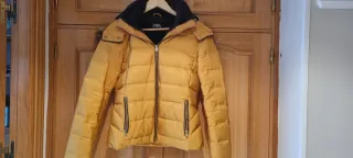 Abrigo acolchado amarillo Zara Talla M