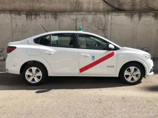 Licencia taxi viernes impar con dacia logan