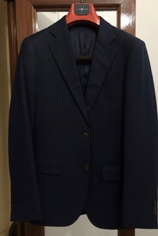 Traje completo azul marino y camisa Álvaro Moreno