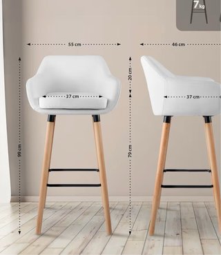 Taburetes altos blancos y madera