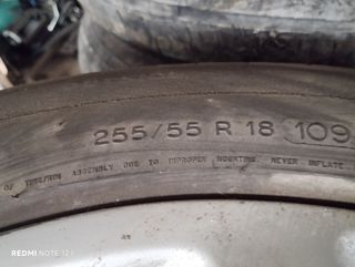 Llantas Audi Q7 2009 con neumáticos.100€ las 4.