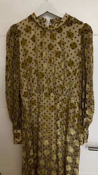 Vestido dorado y verde con lunares