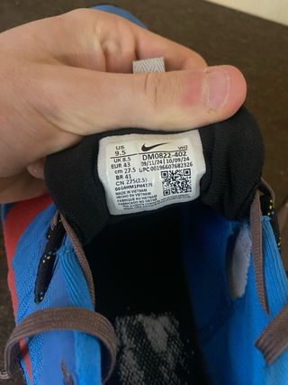 Zapatillas Nike Azules y Rojas