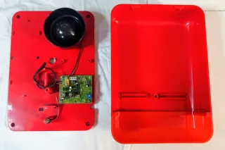 Sirena de fuego exterior roja