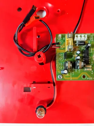 Sirena de fuego exterior roja