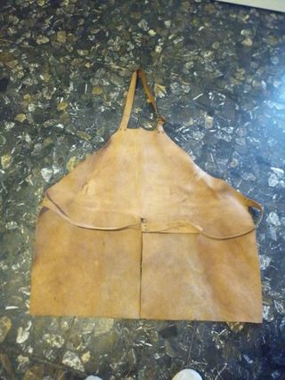 Mandil de cuero