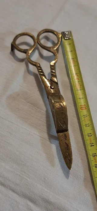 Antiche forbici spegnicandela in ottone