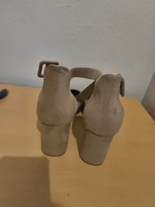 Zapatos tacón alto beige mujer están como nuevos