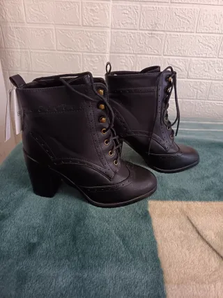 Botines negros Blanco talla 38