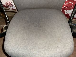 Silla de oficina ergonómica gris