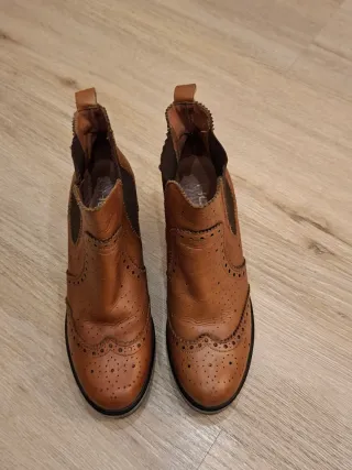 Botines piel color camel talla 37