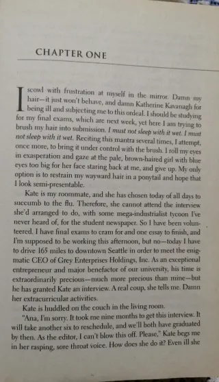 Fifty Shades of Grey [lingua Inglese]