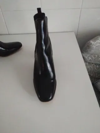 Botines negros efecto piel cocodrilo