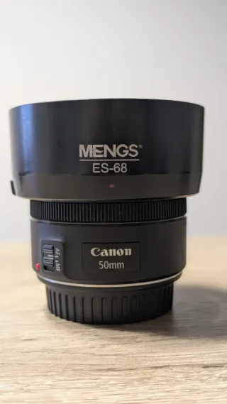 Canon EF 50mm f/1.8 STM + Parasol ES-68 Mengs