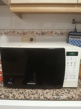 Microondas Samsung GE731K