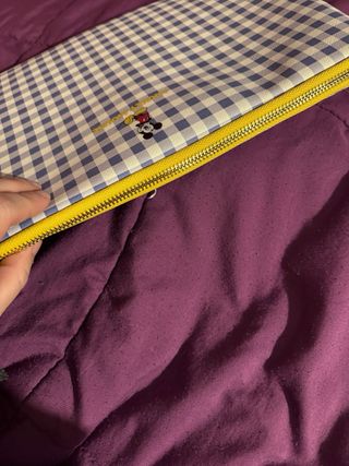 Funda portátil Disney cuadros azul. A estrenar