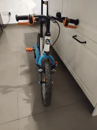 Bicicleta infantil con pedales