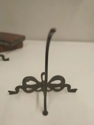 Soporte vintage lazo para platos/marcos