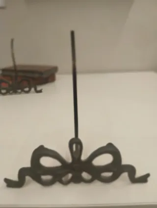 Soporte vintage lazo para platos/marcos