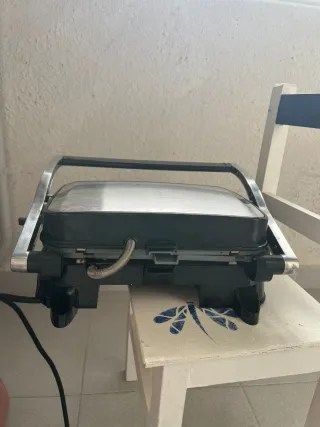Plancha Sándwich y Tostadas Eléctrica