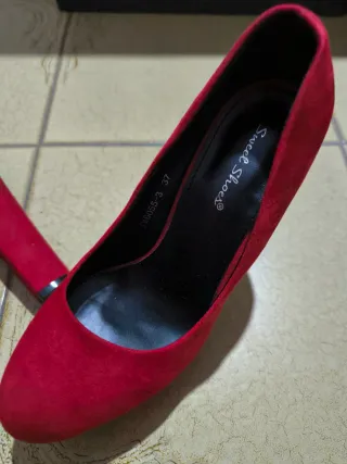 Scarpe rosse scamosciate tacco alto n.37