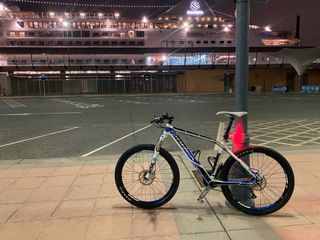Bicicleta de Montaña Blanca y Azul