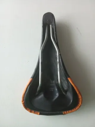 Sillín Selle Bassano Negro/Naranja