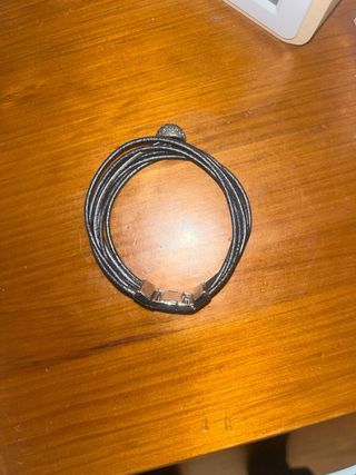 Pulsera cuero con cierre plateado