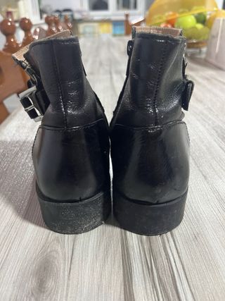 Botines negros con cremallera talla 34