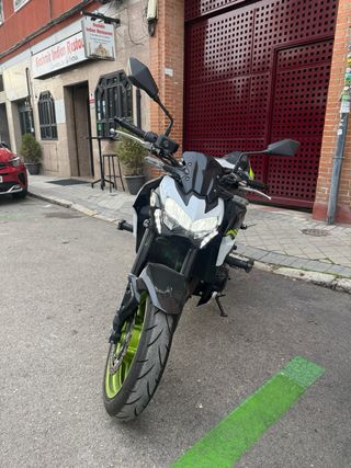 Kawasaki Z900 2021 - 17.793 km unico dueño