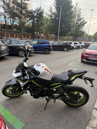 Kawasaki Z900 2021 - 17.793 km unico dueño