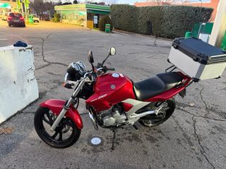 Se vende YBR roja en perfectas condiciones