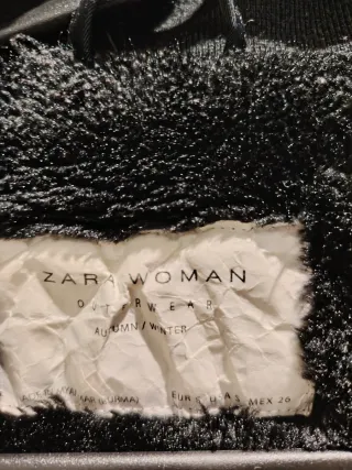 Abrigo Zara Talla S Negro con Capucha