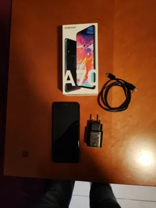 Samsung Galaxy A70, 6g ram 128 memory, Octa core