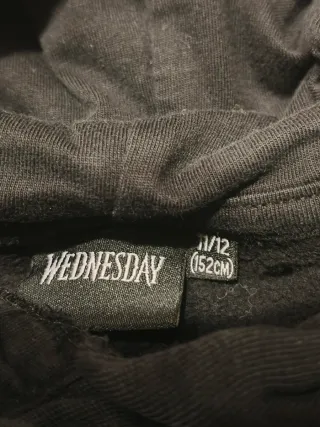 Felpa nera Wednesday