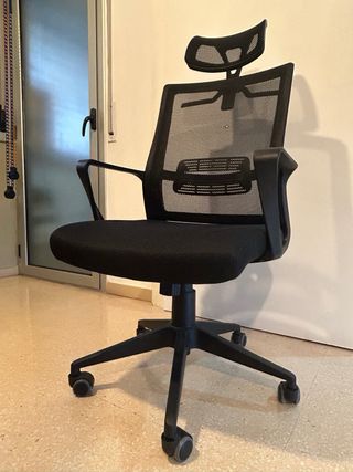 Silla de oficina ergonómica negra