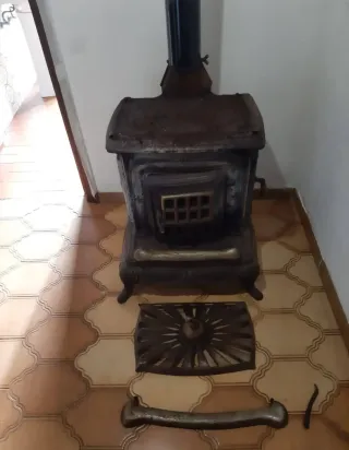 Estufa Italianade leña antigua