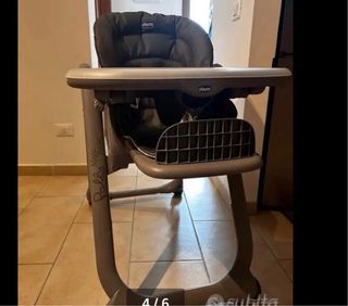 Seggiolone pappa con arco giochi