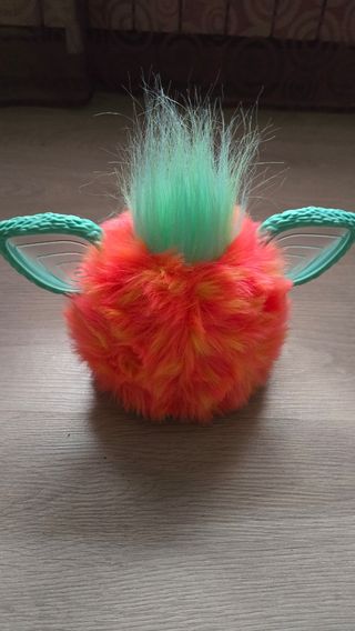 Furby nuevo y sin usar.