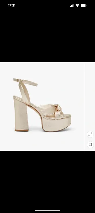 Sandalias doradas Lady Pipa nuevas